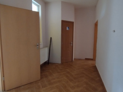 Casa individuala 6 camere- pretabil cabinet, birou-Zona Mircea cel Batran imagine mica 9, foxfort.ro