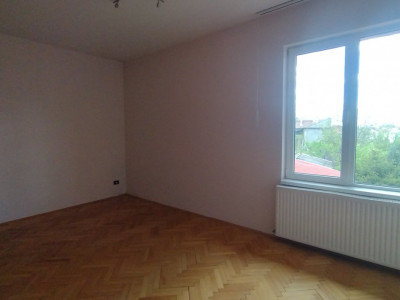 Casa individuala 6 camere- pretabil cabinet, birou-Zona Mircea cel Batran imagine mica 19, foxfort.ro