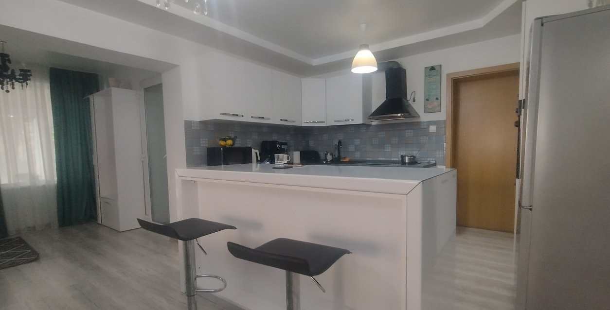 Casa individuala 7 camere- Zona Lipovei 9, foxfort.ro