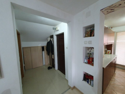 Apartament 3 camere, open space, 63 mp la mansarda | zona Steaua imagine mica 19, foxfort.ro