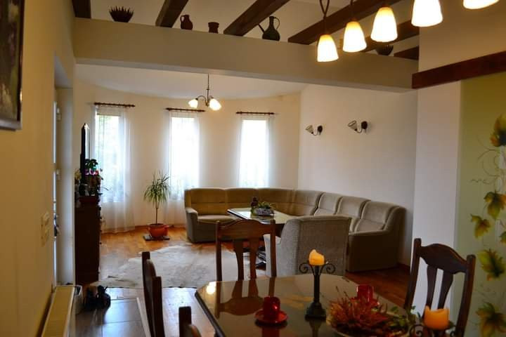 Casa cu 5 camere de vanzare, zona Giroc 2, foxfort.ro