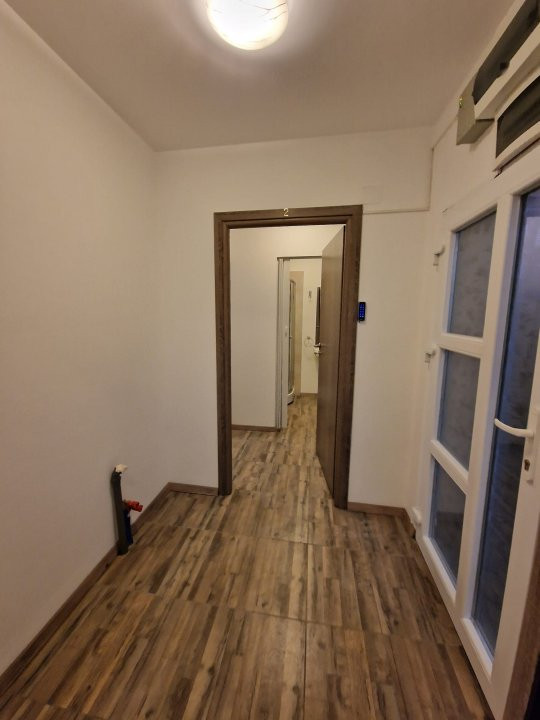 Casa cu 5 camere de vanzare, zona Giroc 10, foxfort.ro