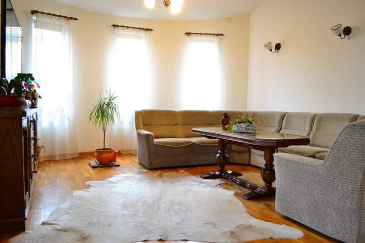 Casa cu 5 camere de vanzare, zona Giroc 13, foxfort.ro