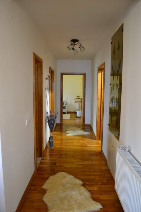 Casa cu 5 camere de vanzare, zona Giroc 18, foxfort.ro