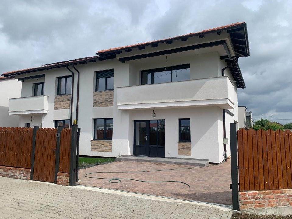 Duplex cu 5 camere si teren de 350 mp, zona Dumbravita 4, foxfort.ro