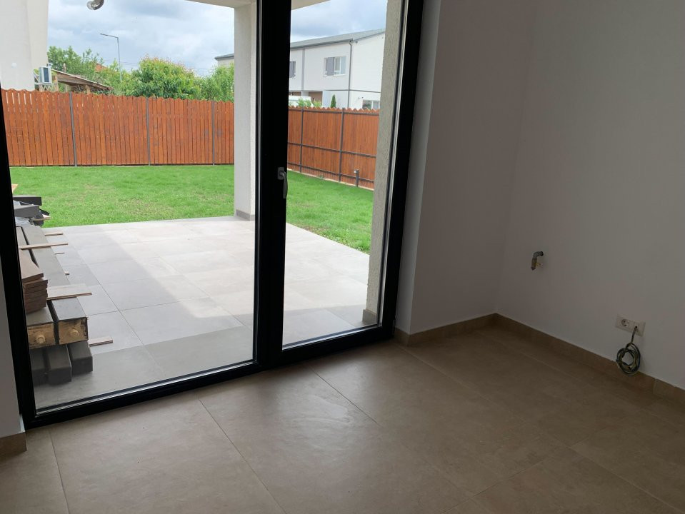 Duplex cu 5 camere si teren de 350 mp, zona Dumbravita 7, foxfort.ro