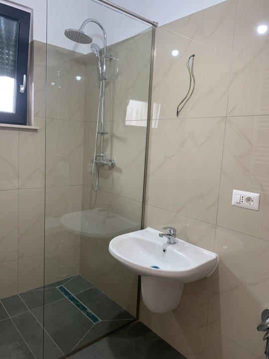 Duplex cu 5 camere si teren de 350 mp, zona Dumbravita 9, foxfort.ro