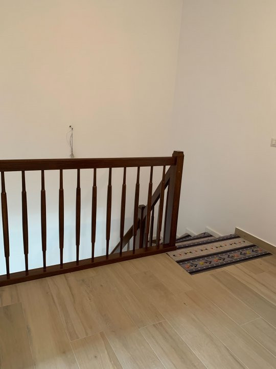 Duplex cu 5 camere si teren de 350 mp, zona Dumbravita 11, foxfort.ro