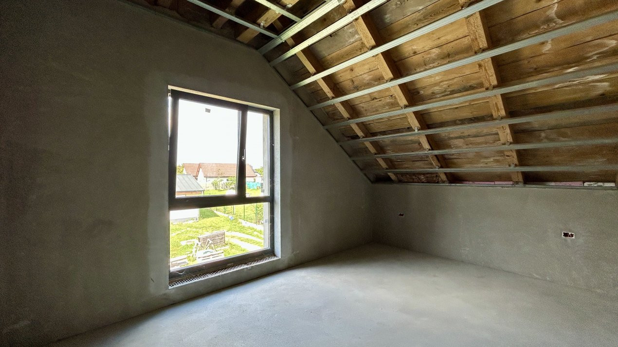 COMISION 0% Duplex de vanzare, 4 camere Sanandrei - pozitie excelenta 9, foxfort.ro