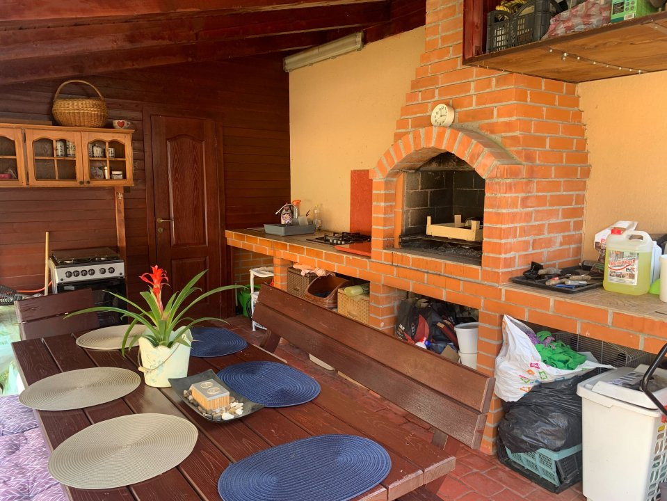 Casa individuala cu 6 camere si piscina, zona Dumbravita  2, foxfort.ro