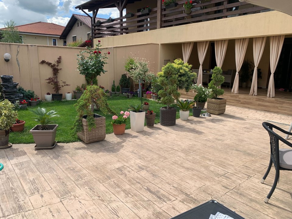 Casa individuala cu 6 camere si piscina, zona Dumbravita  6, foxfort.ro