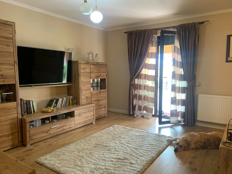 Casa individuala cu 6 camere si piscina, zona Dumbravita  10, foxfort.ro