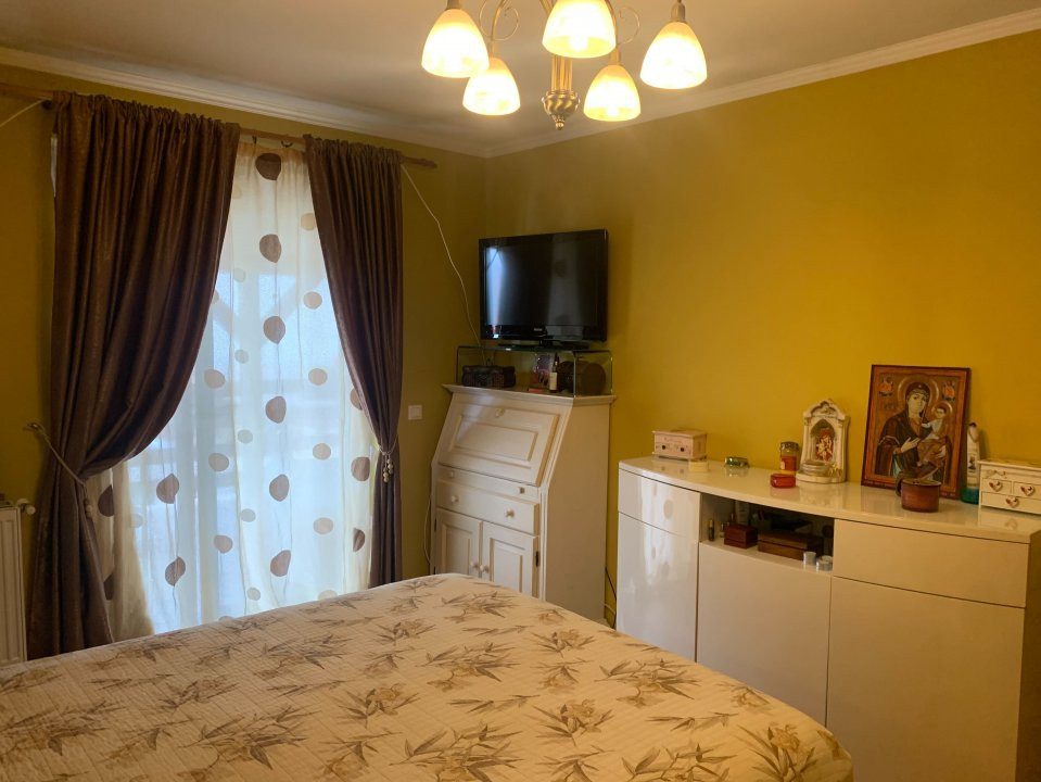 Casa individuala cu 6 camere si piscina, zona Dumbravita  15, foxfort.ro