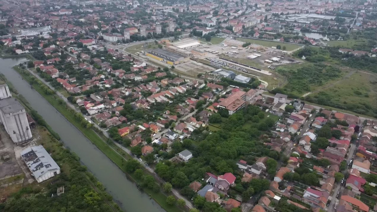 Cladire productie Parter + 3 niveluri, teren intravilan 9738 mp in Timisoara 4, foxfort.ro