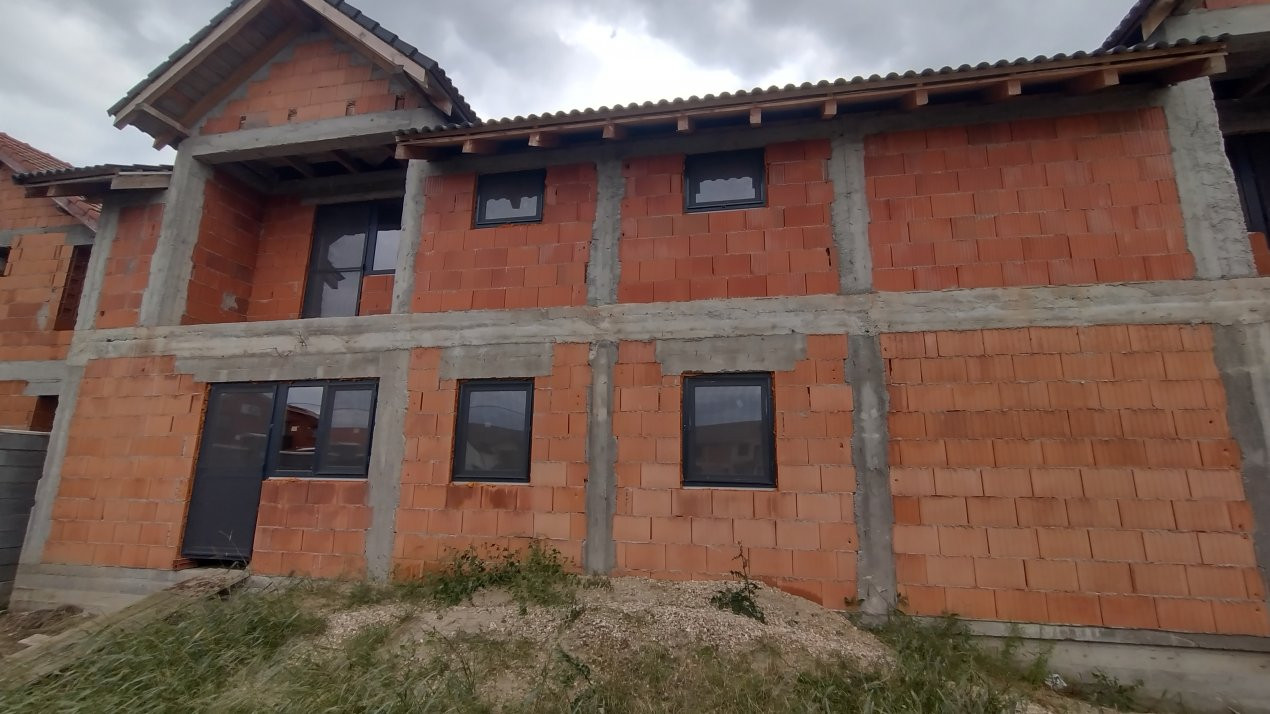 COMISION 0% Duplex la Rosu, 330 mp utili, asfalt, Sacalaz 4, foxfort.ro