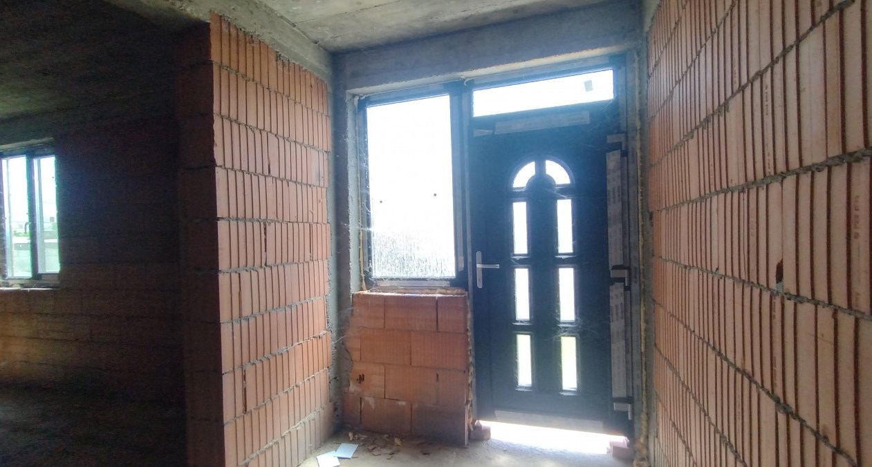 COMISION 0% Duplex la Rosu, 330 mp utili, asfalt, Sacalaz 13, foxfort.ro