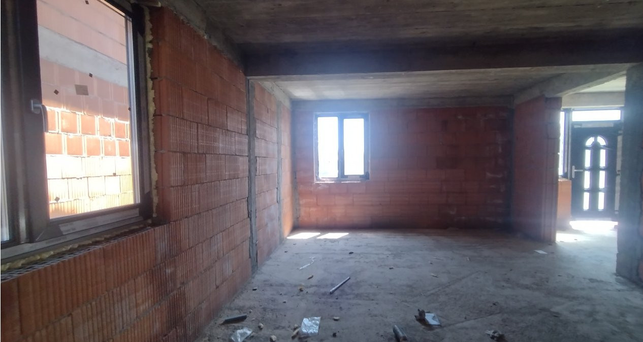 COMISION 0% Duplex la Rosu, 330 mp utili, asfalt, Sacalaz 16, foxfort.ro