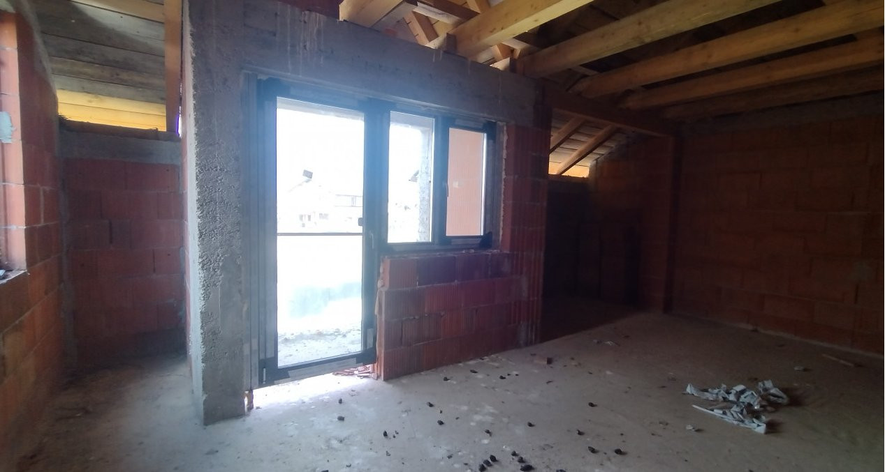 COMISION 0% Duplex la Rosu, 330 mp utili, asfalt, Sacalaz 28, foxfort.ro