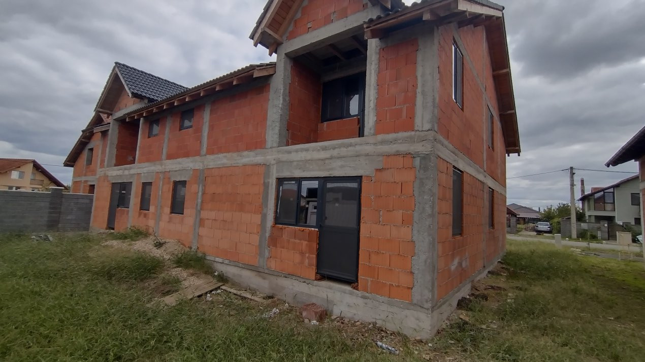 COMISION 0% Duplex la Rosu, 330 mp utili, asfalt, Sacalaz 32, foxfort.ro