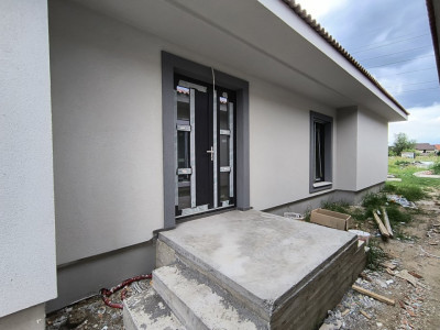 Casa individuala cu 4 camere si teren de 860 mp, zona Giroc