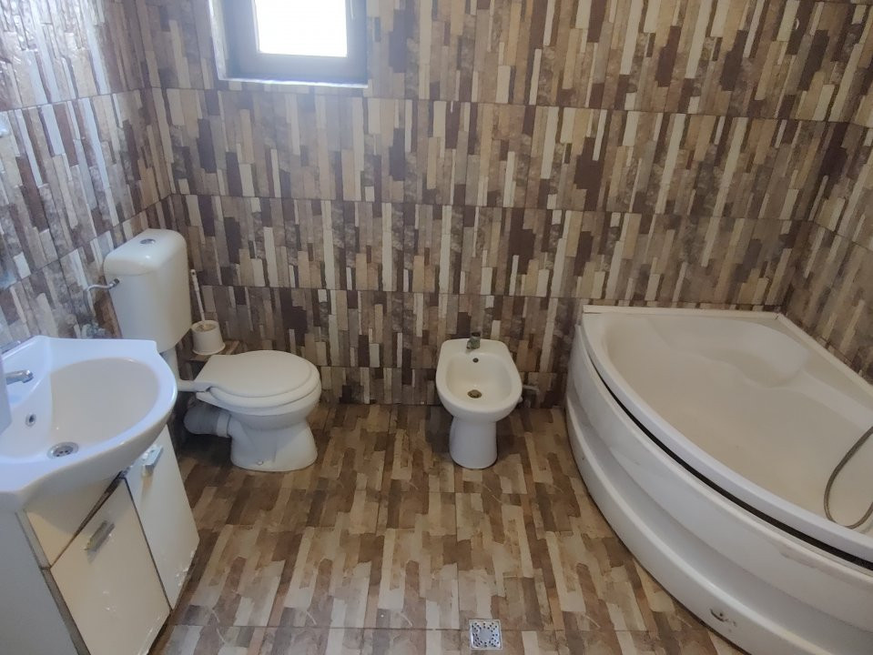 Casa de inchiriat pe 3 niveluri in Dumbravita, pretabila muncitori 7, foxfort.ro