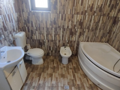 Casa de inchiriat pe 3 niveluri in Dumbravita, pretabila muncitori imagine mica 7, foxfort.ro