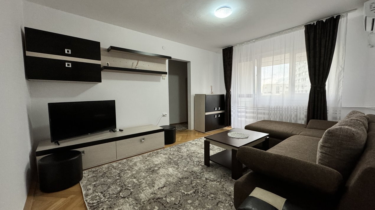 Apartament de inchiriat 3 camere semidecomandat, zona Spitalul Judetean 1, foxfort.ro