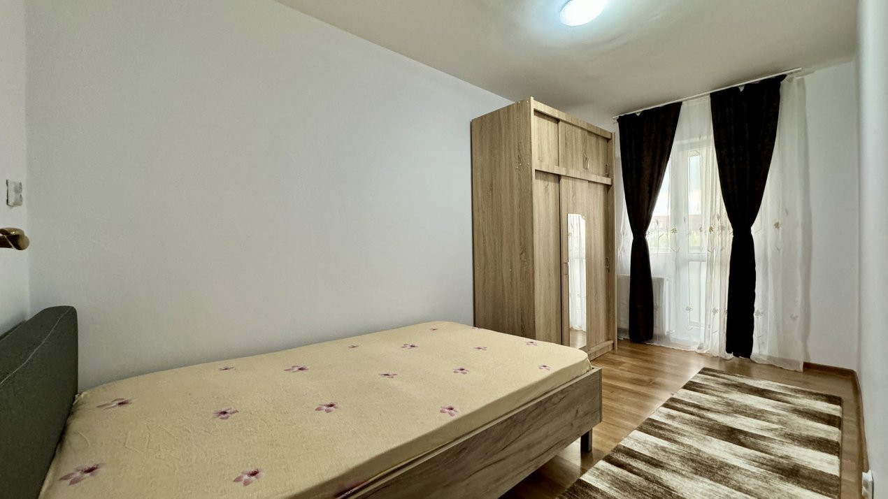 Apartament de inchiriat 3 camere semidecomandat, zona Spitalul Judetean 10, foxfort.ro