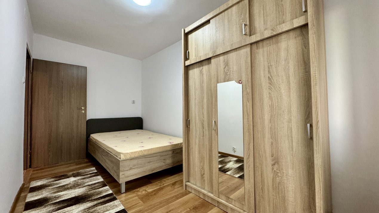 Apartament de inchiriat 3 camere semidecomandat, zona Spitalul Judetean 4, foxfort.ro