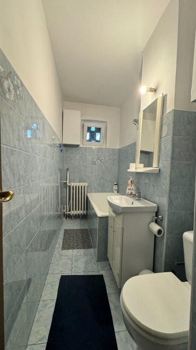 Apartament de inchiriat 3 camere semidecomandat, zona Spitalul Judetean 7, foxfort.ro