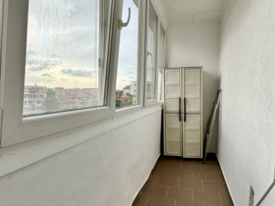 Apartament de inchiriat 3 camere semidecomandat, zona Spitalul Judetean imagine mica 8, foxfort.ro