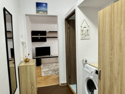 Apartament de inchiriat 3 camere semidecomandat, zona Spitalul Judetean imagine mica 6, foxfort.ro