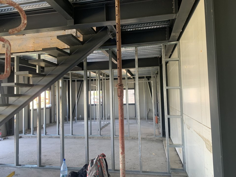 Hala de inchiriat cu platforma betonata de 1334 mp, zona Sanandrei 11, foxfort.ro