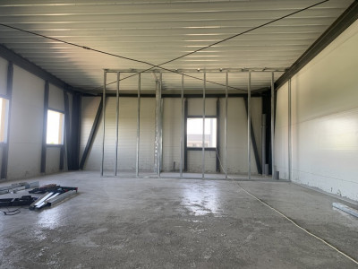 Hala de inchiriat cu platforma betonata de 1334 mp, zona Sanandrei imagine mica 8, foxfort.ro