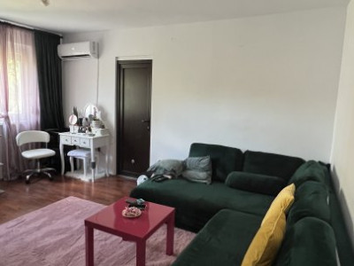 Apartament cu 2 camere de vanzare, etaj 2, zona Olimpia Stadion