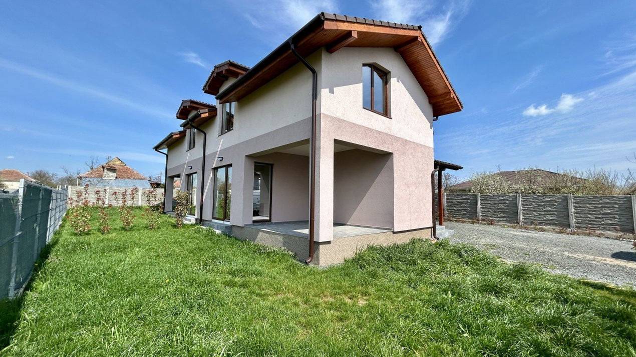 Duplex cu 4 camere de vanzare in Sanandrei la asfalt 1, foxfort.ro
