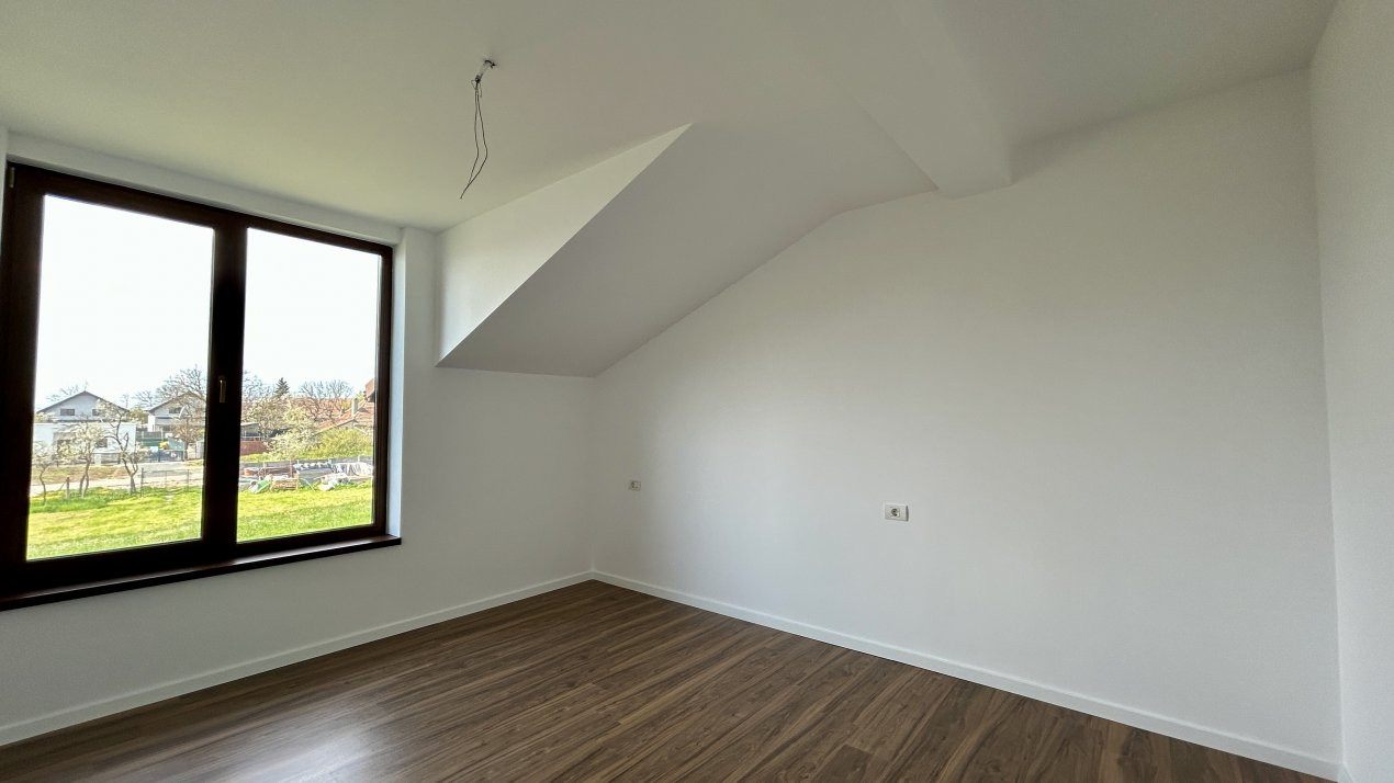 Duplex cu 4 camere de vanzare in Sanandrei la asfalt 9, foxfort.ro