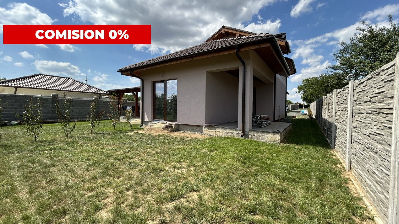 Duplex cu 4 camere de vanzare in Sanandrei la asfalt 1, foxfort.ro