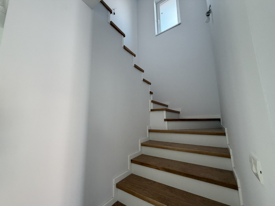 COMISION 0% Duplex despartit prin garaj, 5 camere, 3 bai, in Dumbravita 8, foxfort.ro