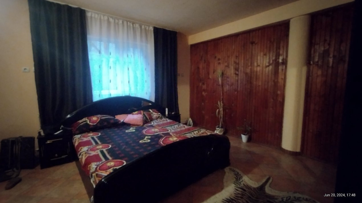 Casa individuala 6 camere, Sanmihaiu Roman - Garaj, anexe, panouri fotovoltaice 6, foxfort.ro