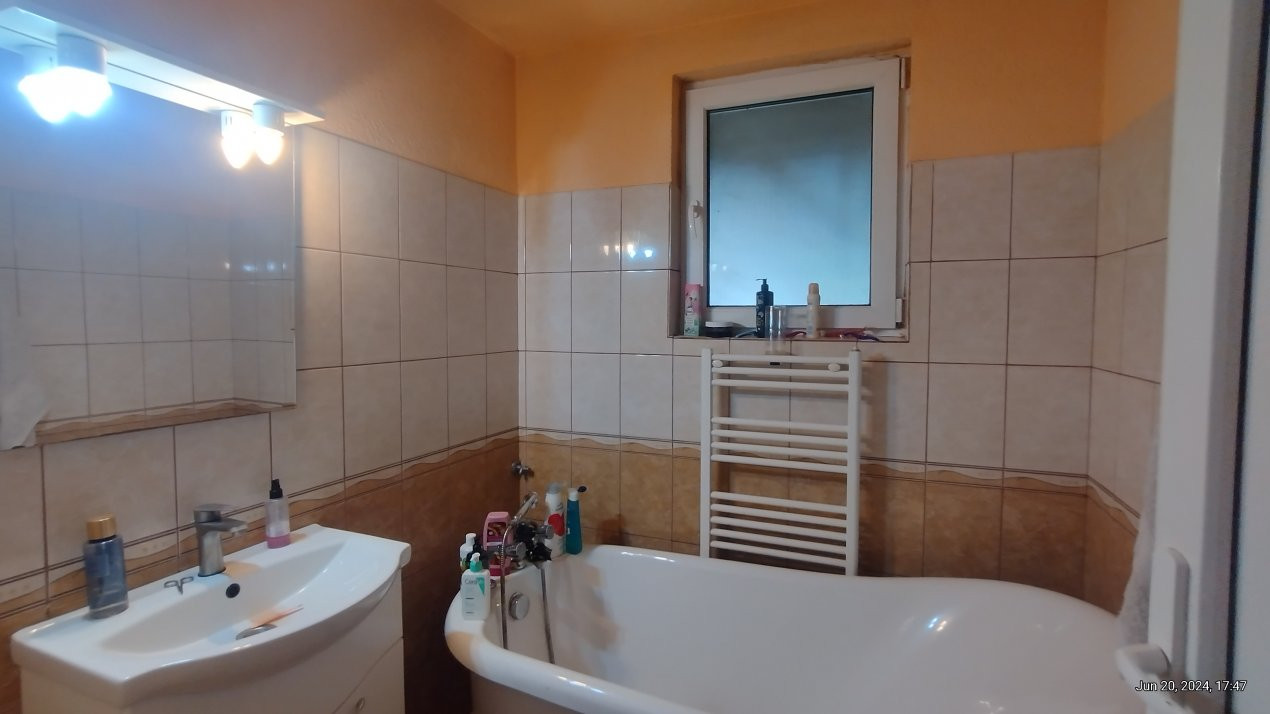 Casa individuala 6 camere, Sanmihaiu Roman - Garaj, anexe, panouri fotovoltaice 8, foxfort.ro