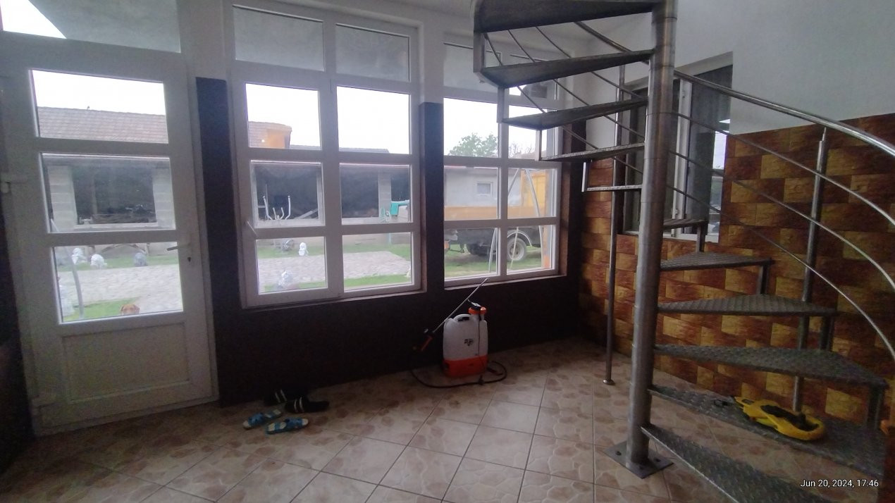 Casa individuala 6 camere, Sanmihaiu Roman - Garaj, anexe, panouri fotovoltaice 9, foxfort.ro