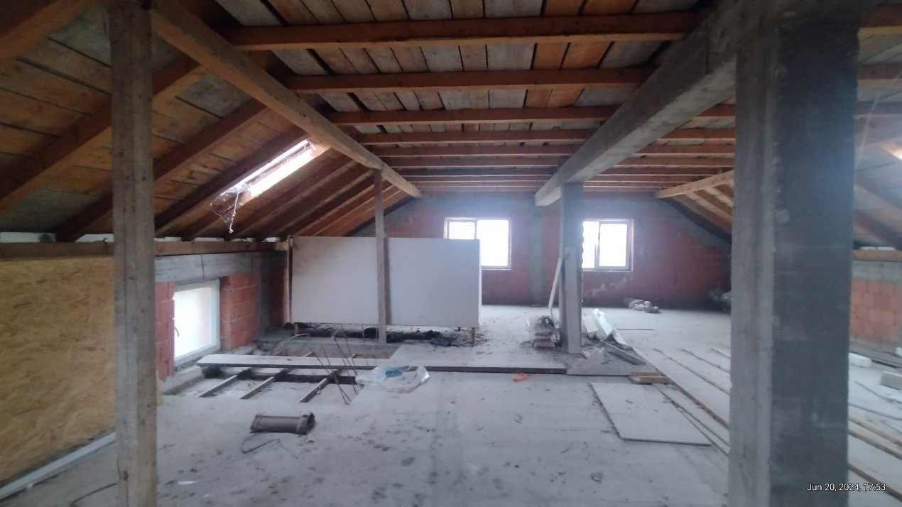 Casa individuala 6 camere, Sanmihaiu Roman - Garaj, anexe, panouri fotovoltaice 15, foxfort.ro