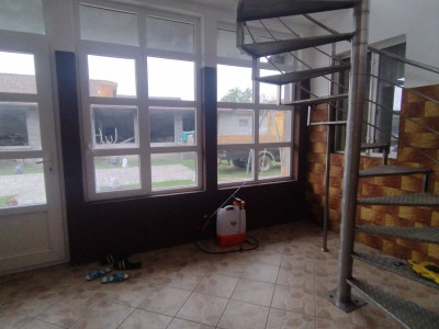 Casa individuala 6 camere, Sanmihaiu Roman - Garaj, anexe, panouri fotovoltaice imagine mica 9, foxfort.ro