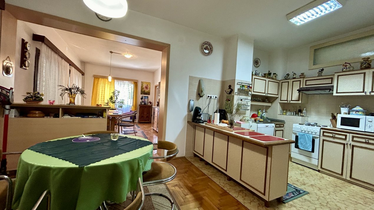 COMISION 0% Casa individuala cu 11 camere si 6 bai, zona Brancoveanu 11, foxfort.ro