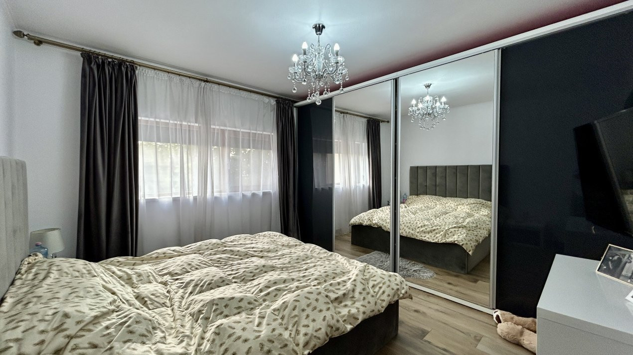 COMISION 0% Casa individuala cu 4 camere si 2 garaje, zona Sanandrei 9, foxfort.ro