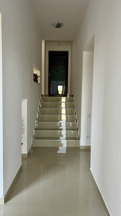 COMISION 0% Casa individuala cu 4 camere si 2 garaje, zona Sanandrei 14, foxfort.ro