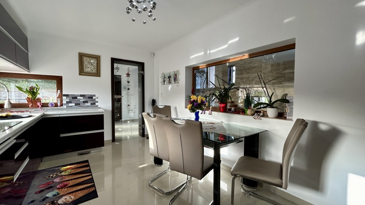 COMISION 0% Casa individuala cu 4 camere si 2 garaje, zona Sanandrei 18, foxfort.ro