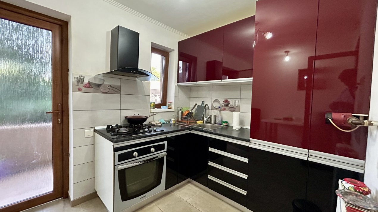 COMISION 0% Casa individuala cu 4 camere si 2 garaje, zona Sanandrei 22, foxfort.ro