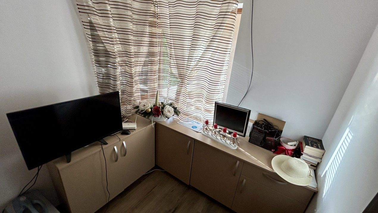 COMISION 0% Casa individuala cu 4 camere si 2 garaje, zona Sanandrei 27, foxfort.ro